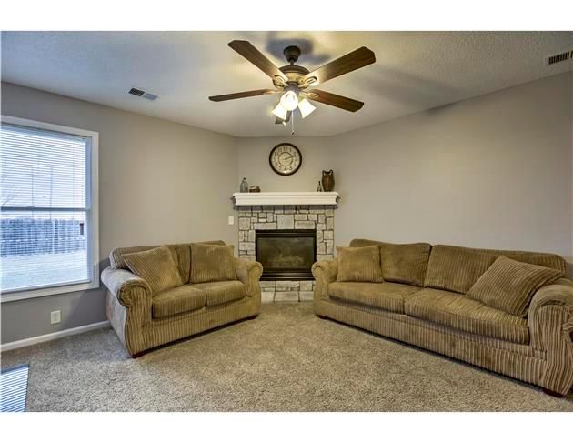 857 E 167th Ct, Gardner, KS 66030