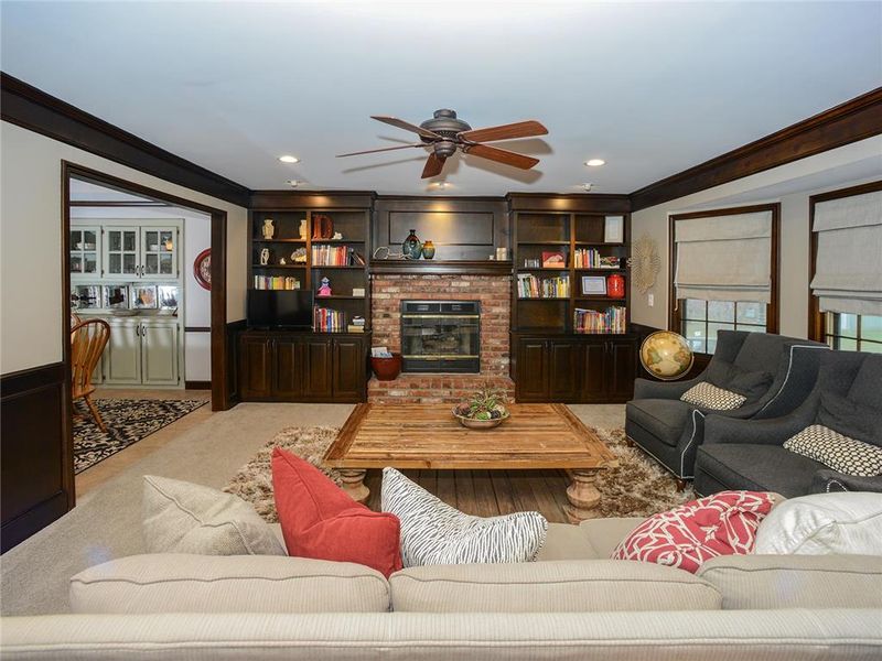 11633 Cody St, Overland Park, KS 66210