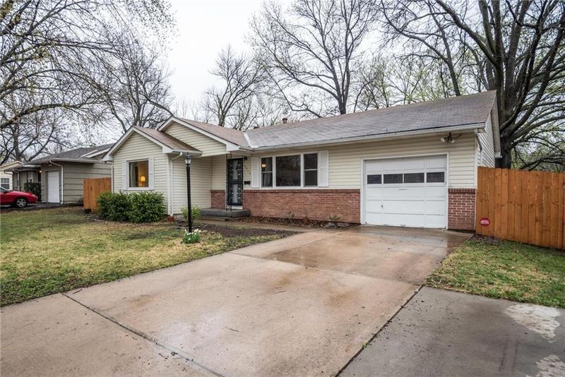 4513 E 112th St, Kansas City, MO 64137