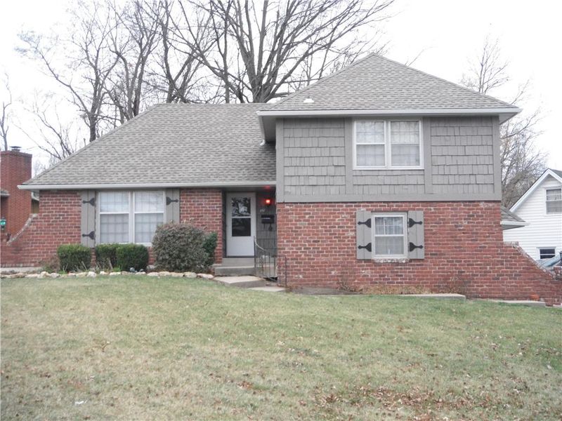 4501 E 104th St, Kansas City, MO 64137