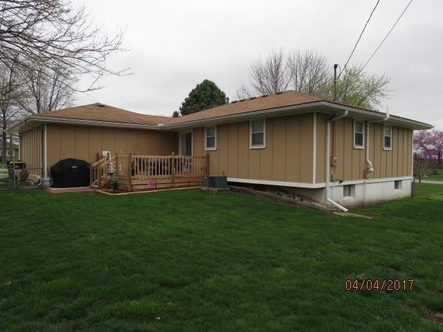 17865 Taylor Dr, Olathe, KS 66062
