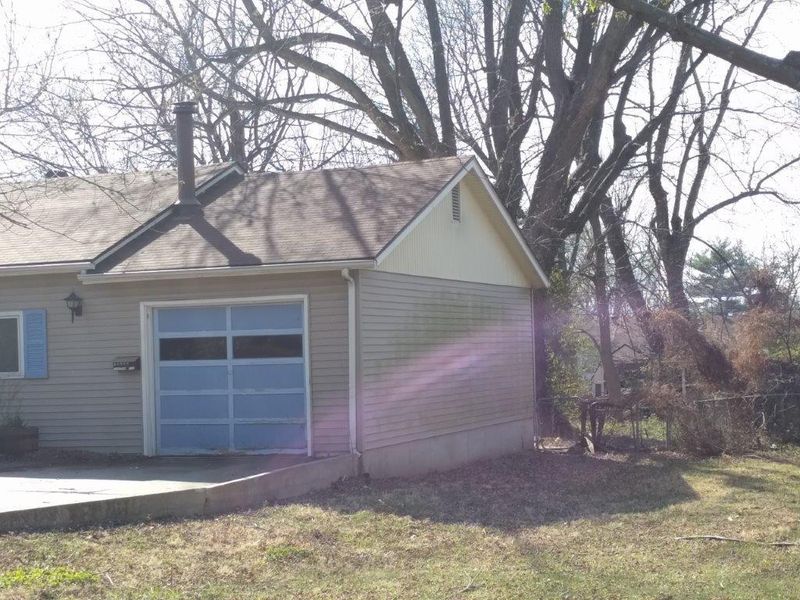 10508 Eastern Ave, Kansas City, MO 64134