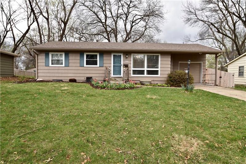 7328 Newton Dr, Overland Park, KS 66204