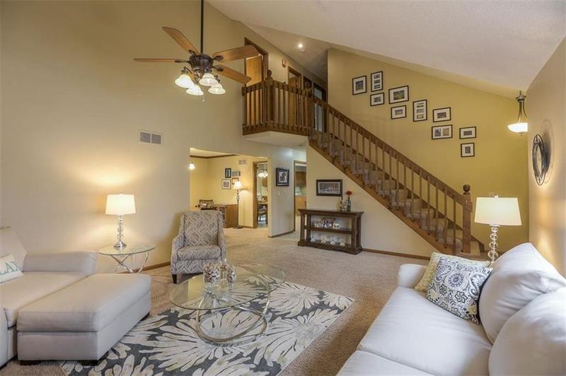 9339 Acuff Ln, Lenexa, KS 66215