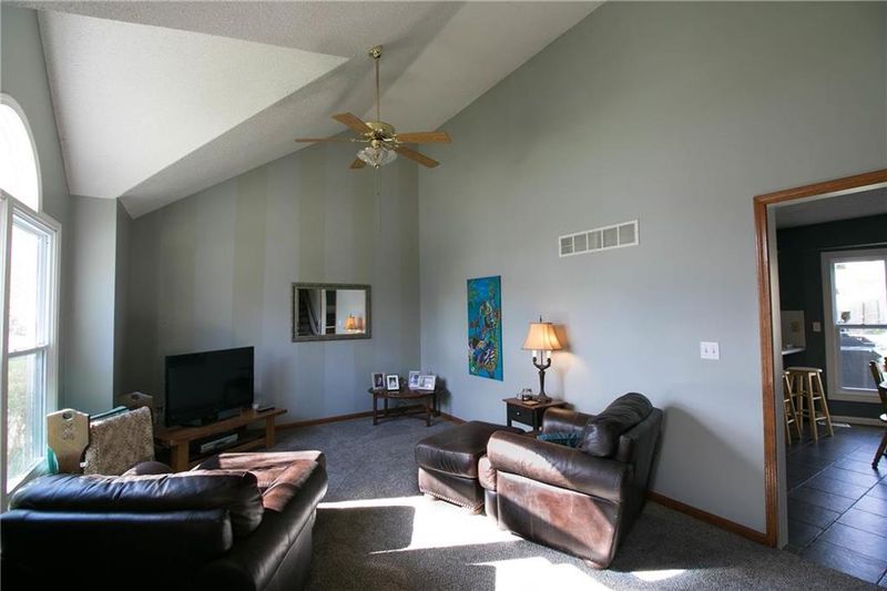 8435 N Carson Ave, Kansas City, MO 64153