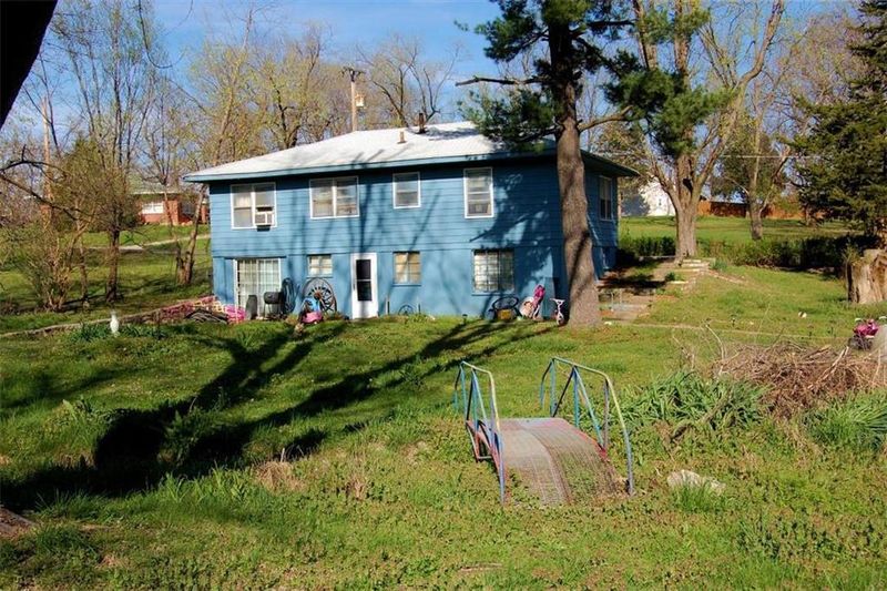 620 S 76th St, Kansas City, KS 66111