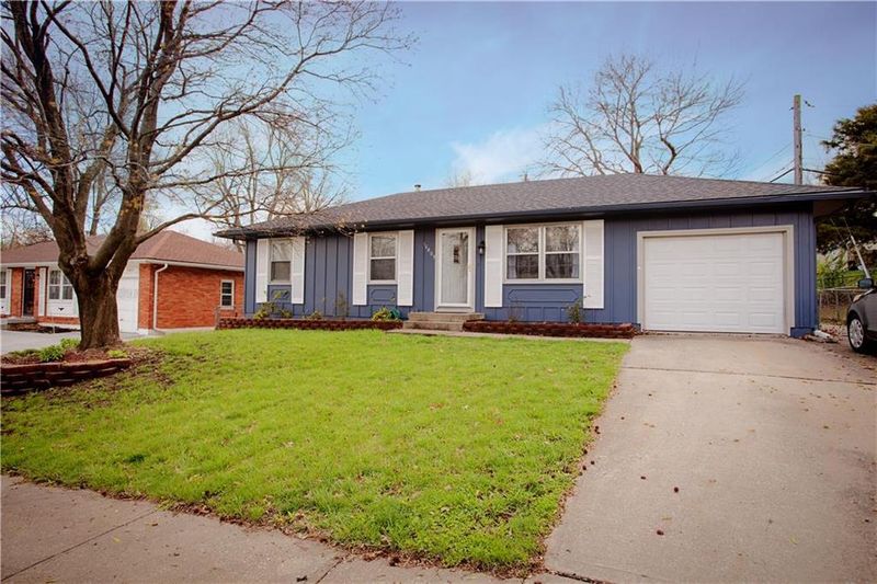 15803 E 35th St, Independence, MO 64055