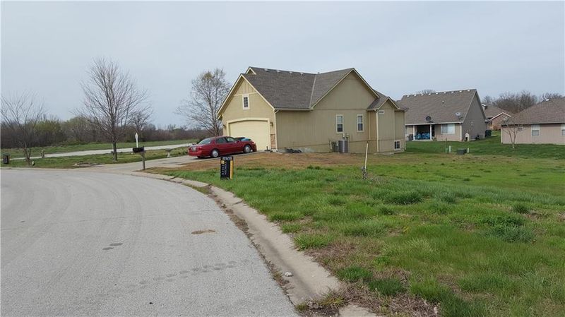 21721 Massa Cir, Peculiar, MO 64078