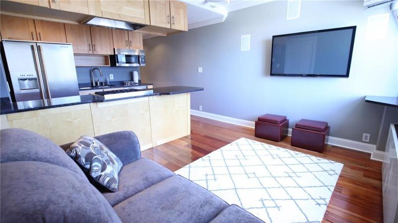 700 E 8th St #16 D, Kansas City, MO 64106