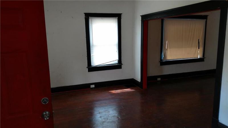 8342 Wayne Ave, Kansas City, MO 64131