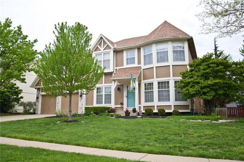 1360 E 154th Ter, Olathe, KS 66062