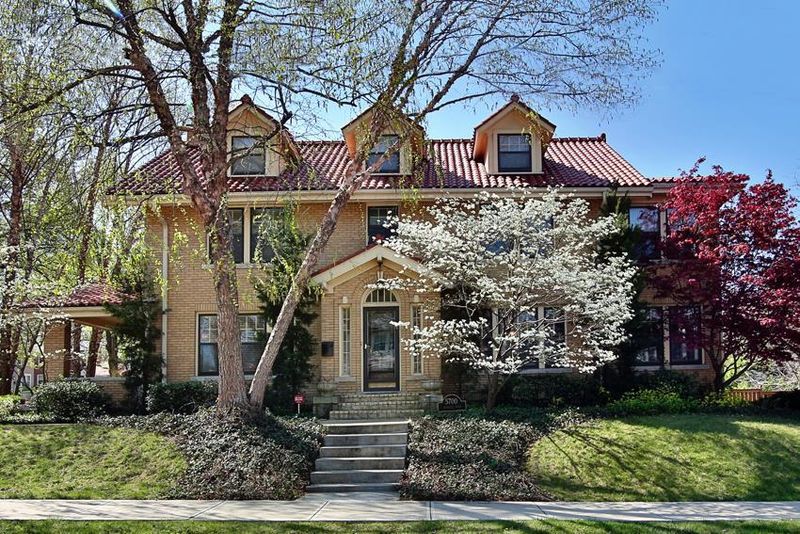 5700 Rockhill Rd, Kansas City, MO 64110
