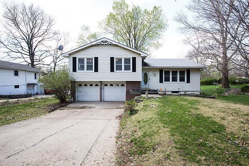 5444 N Tracy Ave, Kansas City, MO 64118