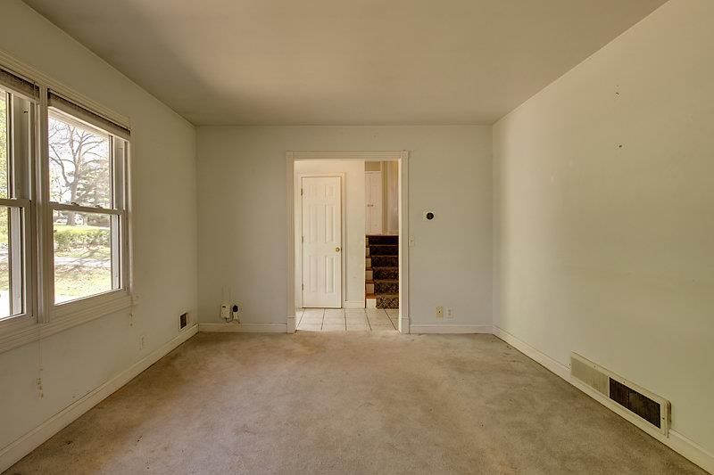 5444 N Tracy Ave, Kansas City, MO 64118