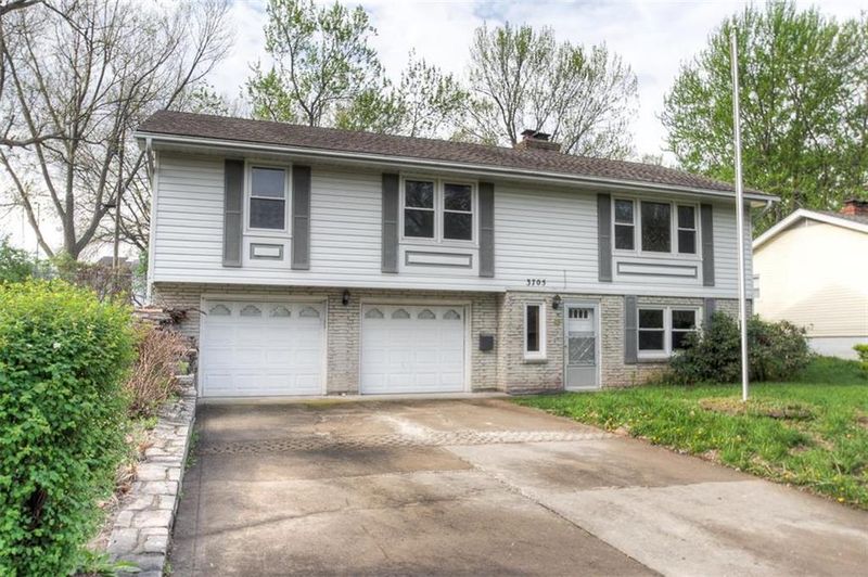 3705 E 113th Ter, Kansas City, MO 64137