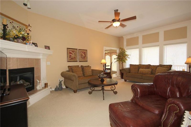 9516 N Main St, Kansas City, MO 64155