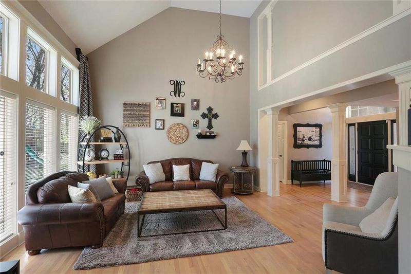 7905 NW Birch Ln, Kansas City, MO 64151