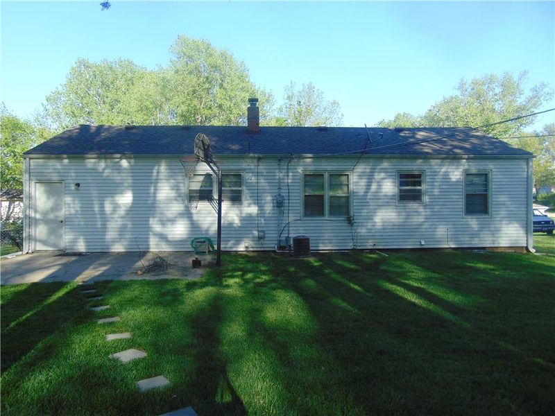 5708 Elm Ave, Raytown, MO 64133