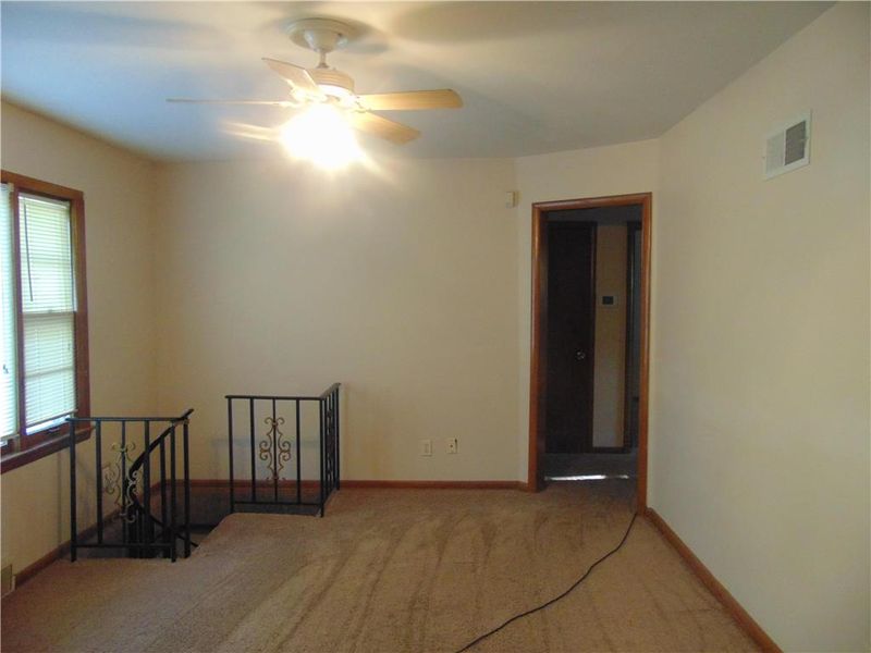 5708 Elm Ave, Raytown, MO 64133