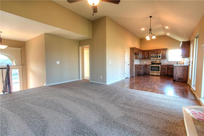 1603 Lauren Ln, Kearney, MO 64060