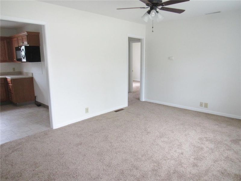 517 E 8th St, Ottawa, KS 66067