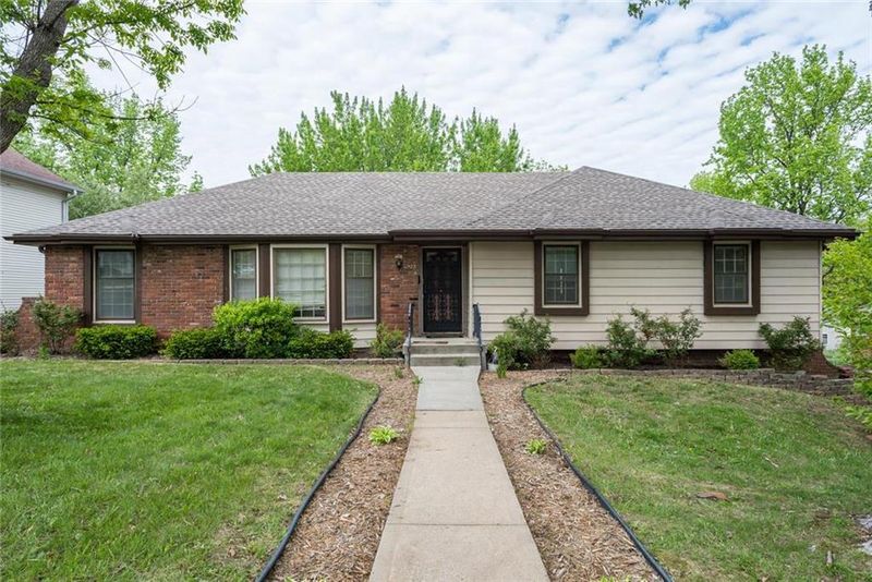 10523 Walnut Dr, Kansas City, MO 64114