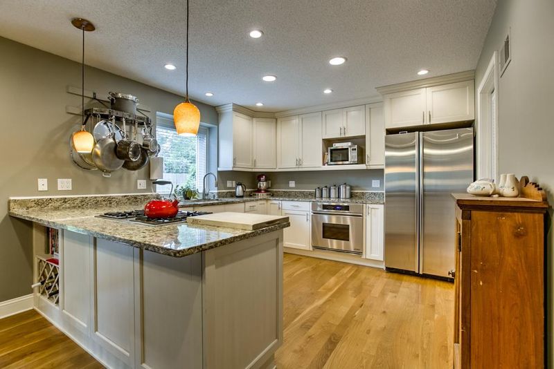 11908 Summit St, Kansas City, MO 64145