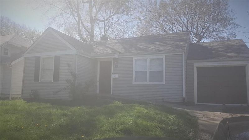1163 E 76th Ter, Kansas City, MO 64131