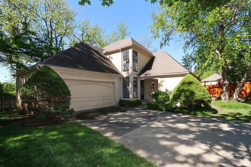 9134 W 102nd Ter, Overland Park, KS 66212