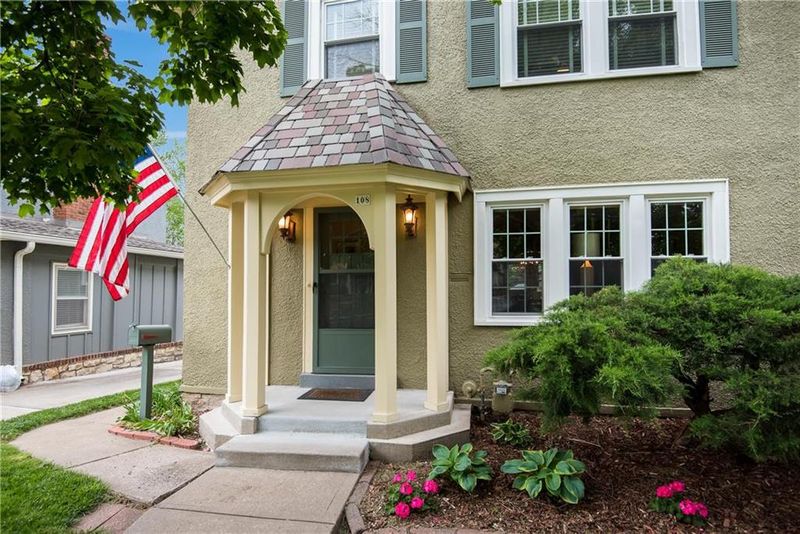 108 W 69th Ter, Kansas City, MO 64113