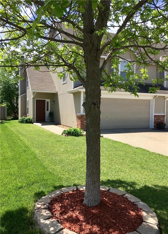 2759 Grand Cir, Lawrence, KS 66047
