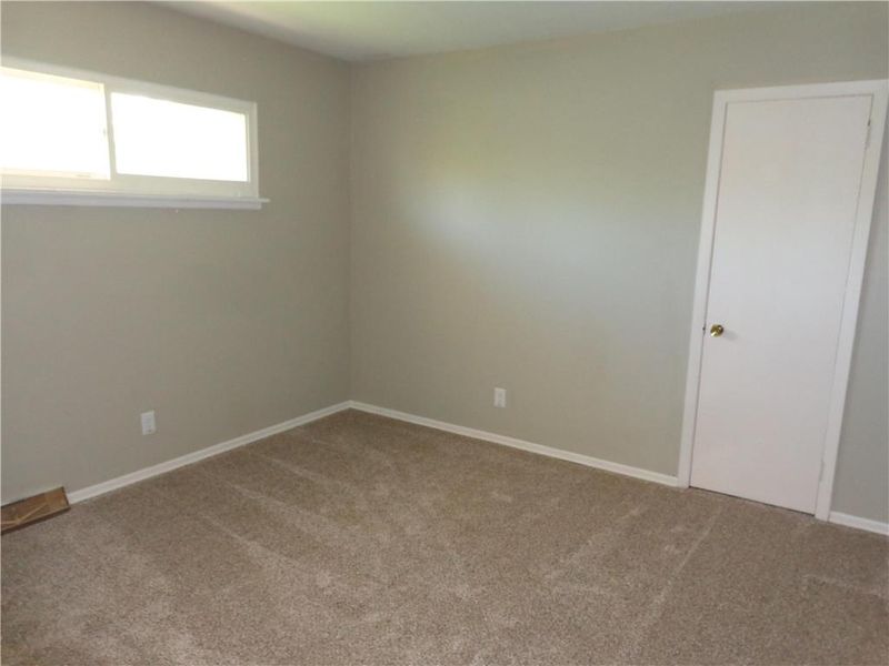 6200 NW 68th Ter, Kansas City, MO 64152