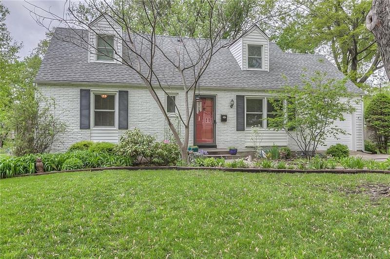 8822 Lowell Ave, Overland Park, KS 66212