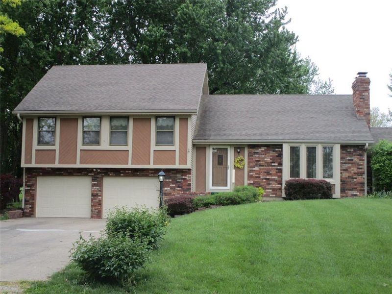 1302 Grandeur Rd, Atchison, KS 66002
