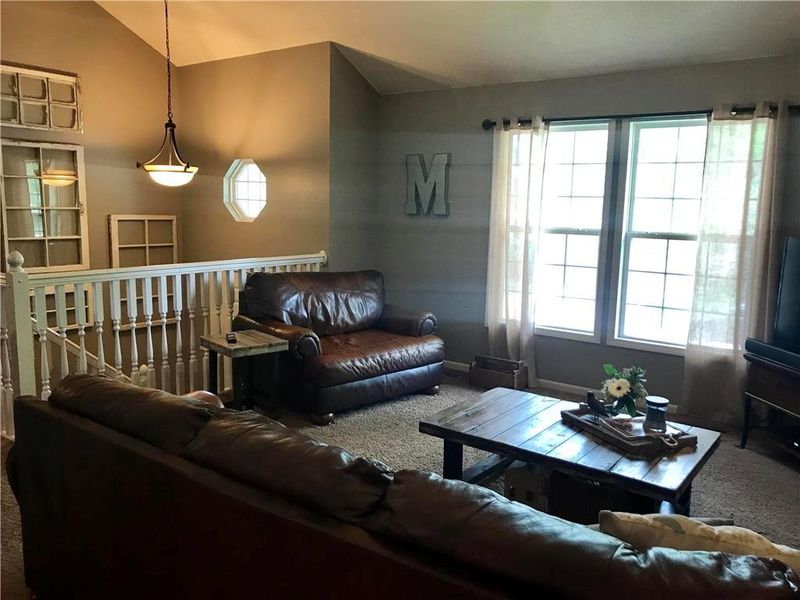 413 SE Alger Dr, Blue Springs, MO 64014