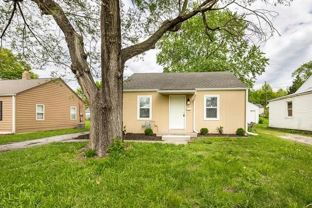 712 S Cherry St, Olathe, KS 66061