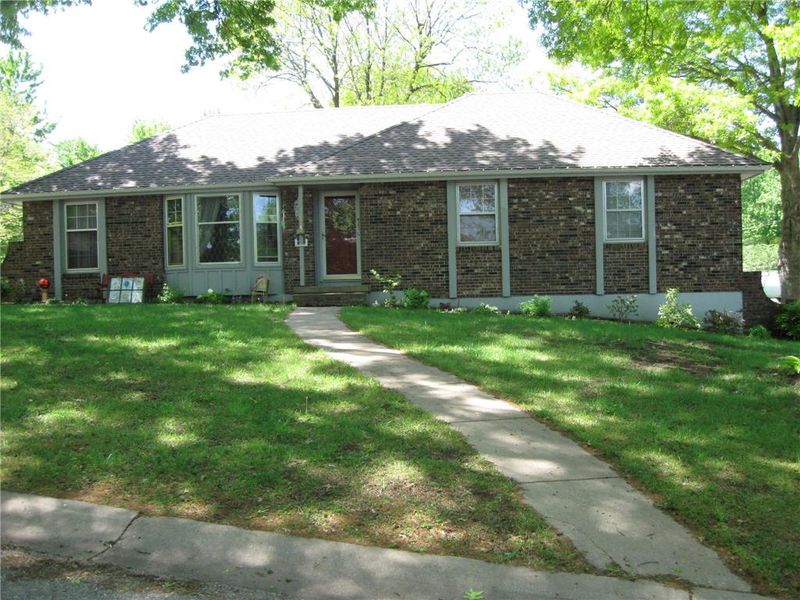 7224 Sterling Ave, Raytown, MO 64133