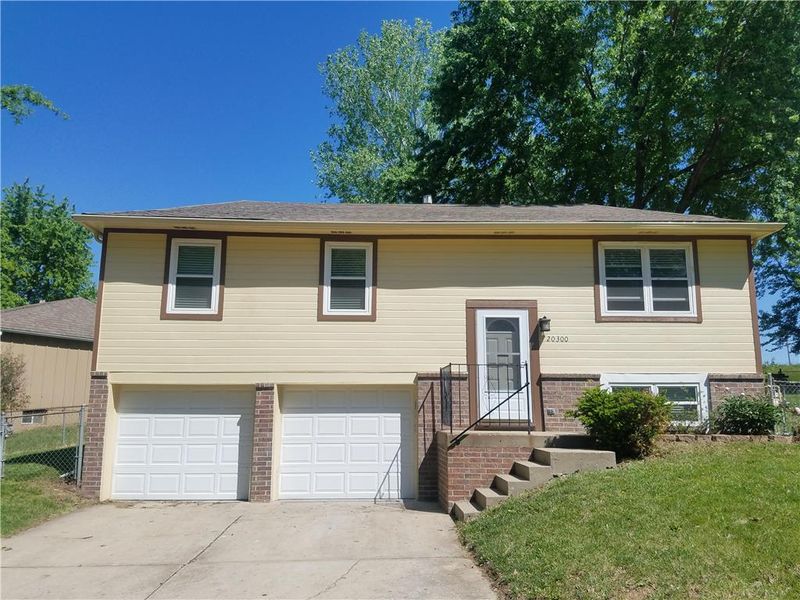 20300 E 17th Ter, Independence, MO 64056