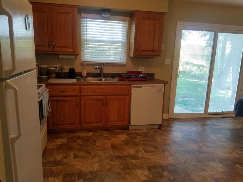 20300 E 17th Ter, Independence, MO 64056