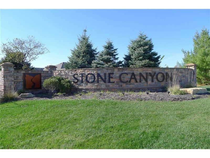 22805 E 42 Ter, Blue Springs, MO 64015