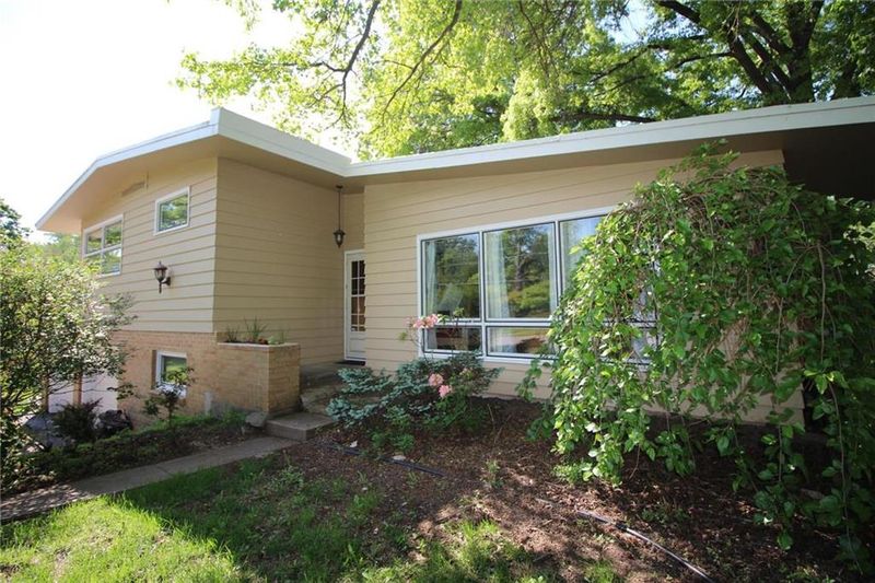 1627 W 21st St, Lawrence, KS 66046