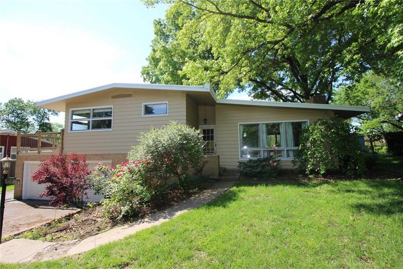 1627 W 21st St, Lawrence, KS 66046