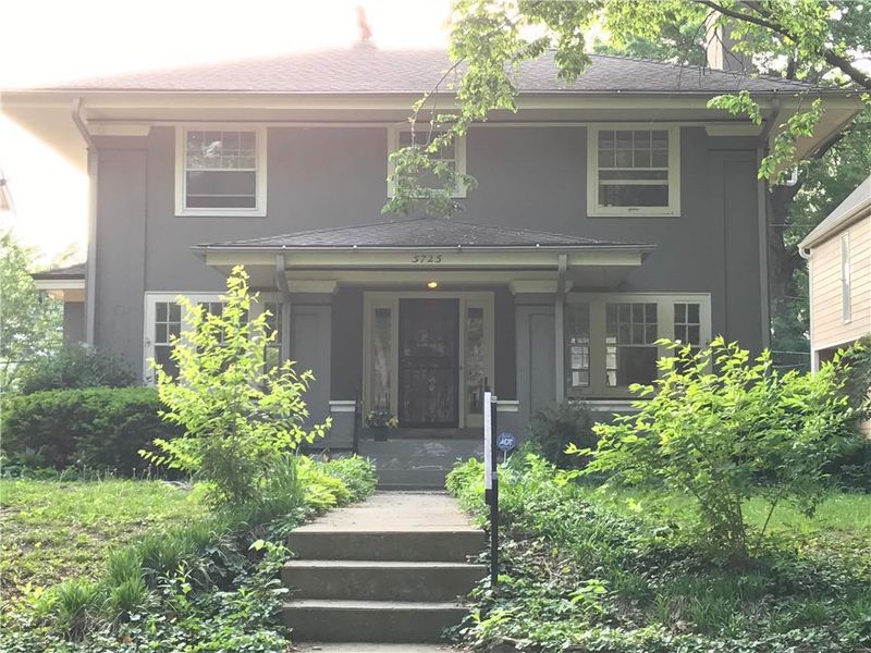 5725 Central St, Kansas City, MO 64113
