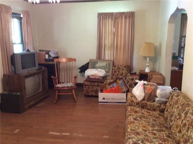 1431 E 79 St, Kansas City, MO 64131