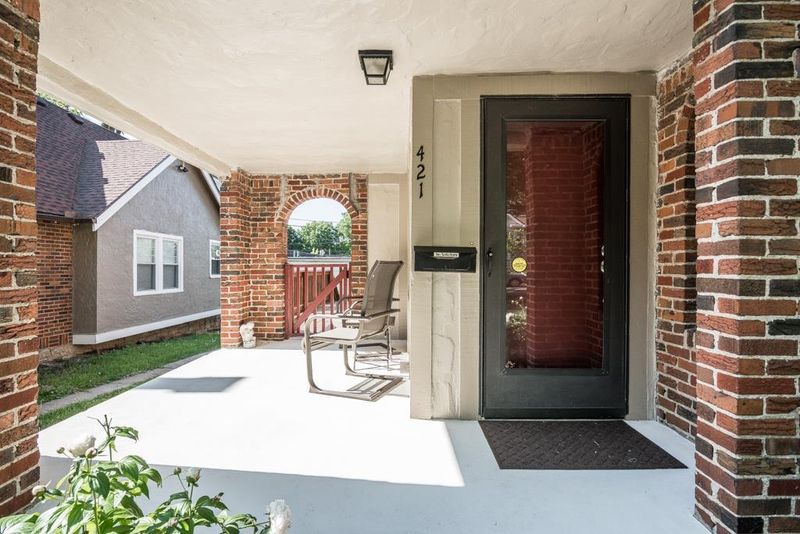421 E 62nd St, Kansas City, MO 64110