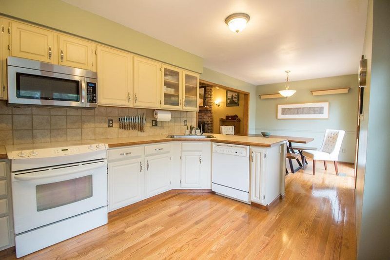 3100 W 29th St, Lawrence, KS 66047