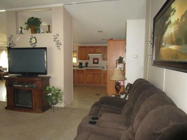 201 High St, Lancaster, KS 66041