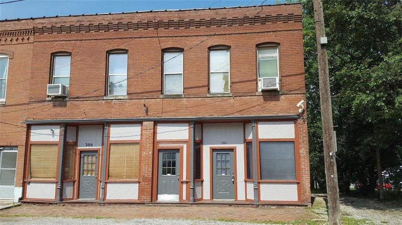 308 Main St, Dearborn, MO 64439