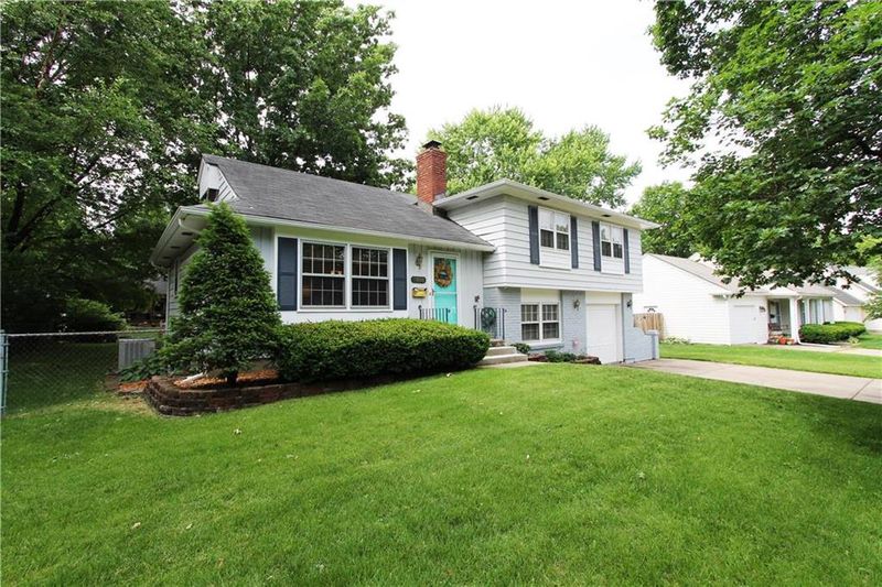 7801 W 96th Ter, Overland Park, KS 66212