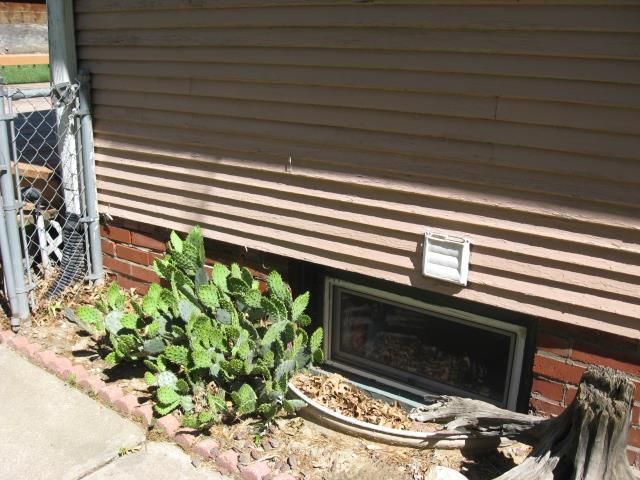 1512 S 22nd St, St Joseph, MO 64507